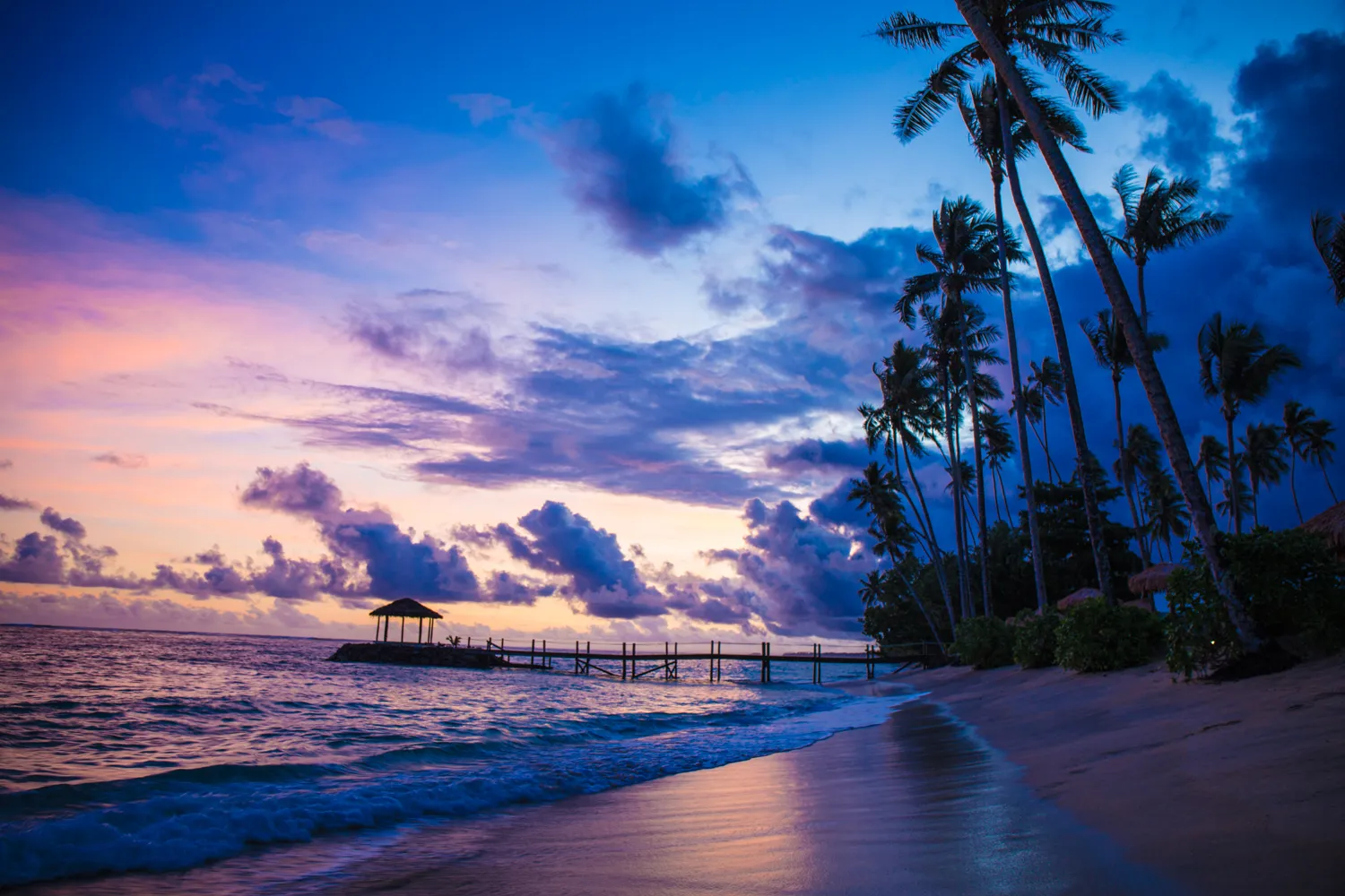 Beachfront wedding at Saletoga Sands Resort & Spa, Samoa